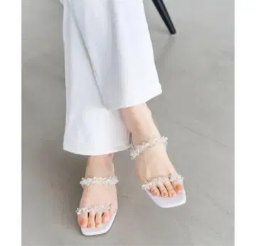 루타론 Le talon 스퀘어 클리어 비즈 샌들 내추럴