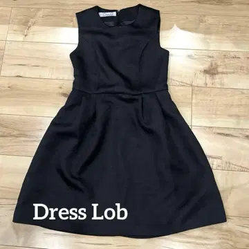 Dress Lab 블랙 슬리브리스 무릎 기장 원피스