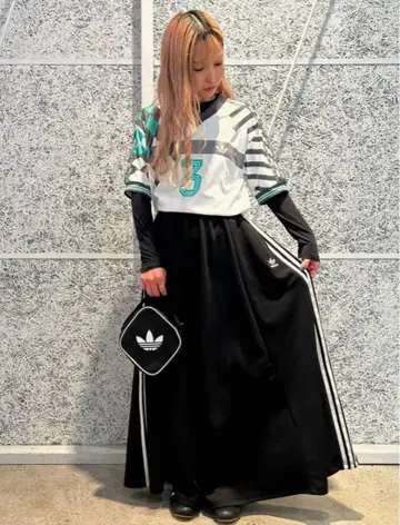 아디다스 블랙 새틴 롱 스커트