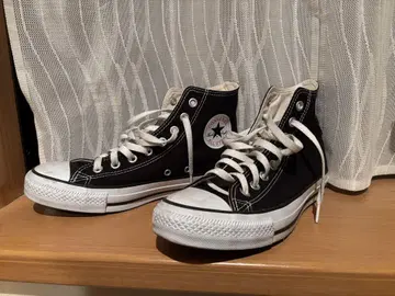 CONVERSE 블랙 하이컷 스니커즈