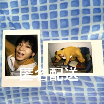 무카리 레이 폴라로이드 사진 2장