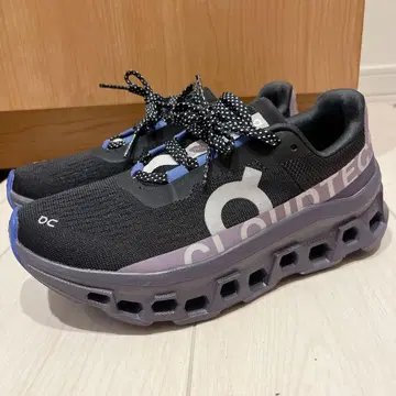 클라우드 몬스터 온 스니커즈 23cm 러닝화