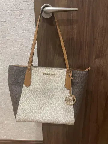 Michael Kors 토트백