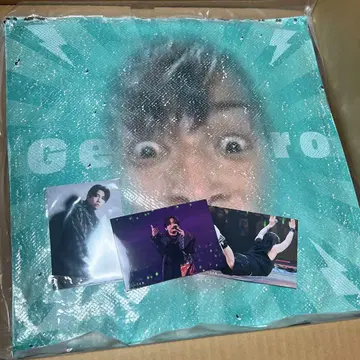 가수 Gero 쿠션 브로마이드