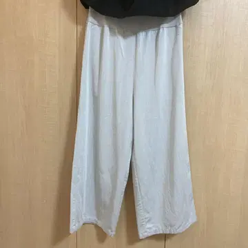 BEARDSLEY 피어즈리 허리 리브 팬츠 광택 그레이 실버