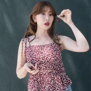 체리 패턴 스트랩 톱