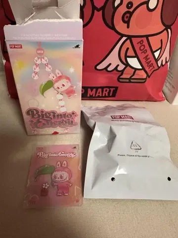 POP MART LABUBU 스트랩 LOVE