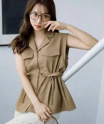 Noela 허리 개더 베스트 블라우스