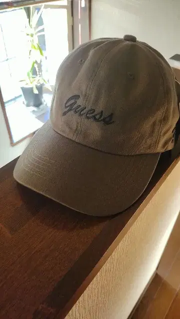 GUESS cap 게스 캡 카키 새상품