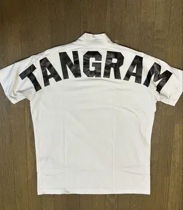 TANGRAM 탕그램 모크넥 티셔츠 M 사이즈