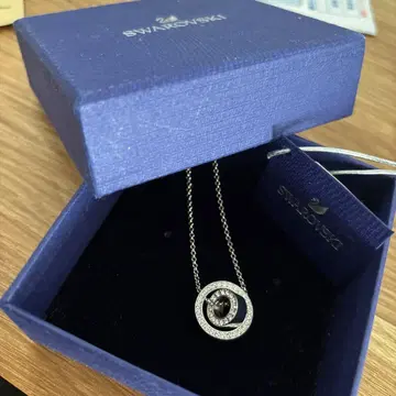 새상품급 스와로브스키 목걸이