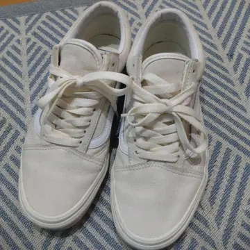 Vans 화이트 스니커즈 24.5