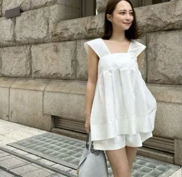 고베 레터스 스퀘어 넥 상의 S 사이즈