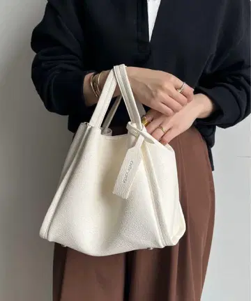 DouDou 미니 숄더백이 달린 소프트 가죽 느낌의 미니 백