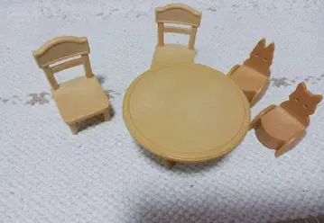 실바니안 패밀리 테이블과 의자 세트