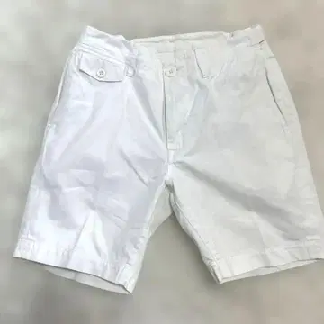 URBAN RESEARCH 화이트 숏팬츠 S 사이즈