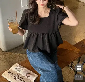 스퀘어 넥 퍼프 블라우스 걸리시
