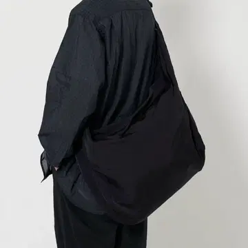 라이트 나일론 크로스 숄더백