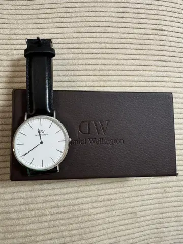 Daniel Wellington 아날로그 시계 화이트/블랙