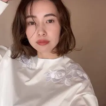 OHGA 로즈 자수 블라우스
