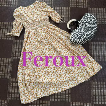 Feroux 꽃무늬 7부 소매 프릴 원피스