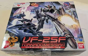 마크로스 1/72 VF-25F 토네이도 메시아 발키리 알토 기