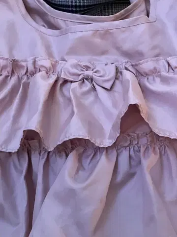 에코백 프릴이 달린 얇은 핑크 에코백