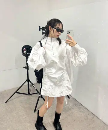 who's who gallery 하프 지퍼 개더 볼륨 원피스