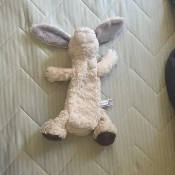 크림색 토끼 봉제 인형