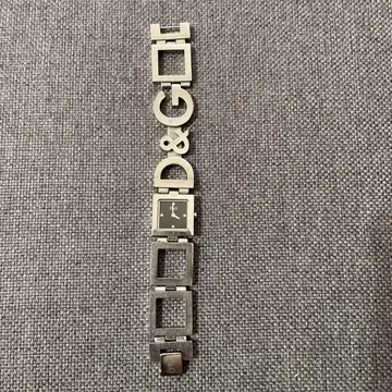 D&G 실버 블레스 레드형 손목시계
