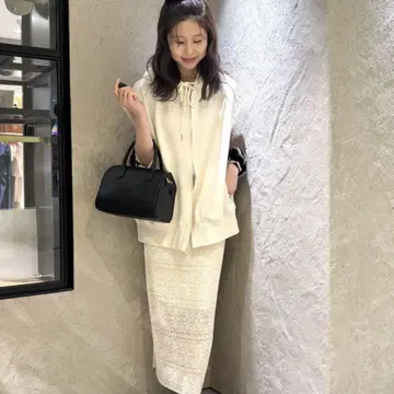 LOWRYSFARM 컷 레이스 타이트 스커트