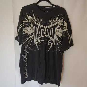 TAPOUT 그래픽 티셔츠 블랙