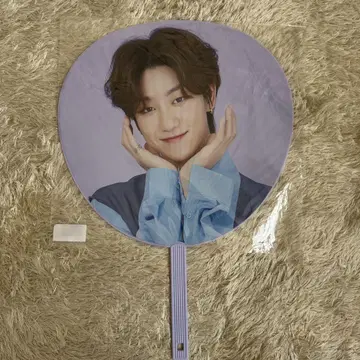 세븐틴 부채 민하오