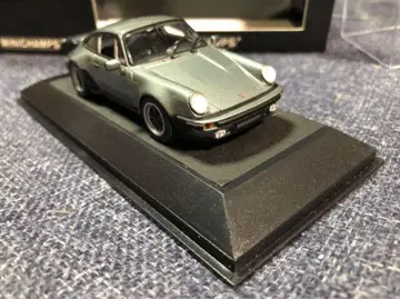 1/43 미니 챔프스 포르쉐 911 터보 1977 블루 메탈릭