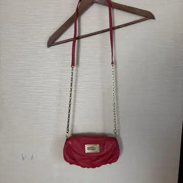 marcjacobs 레드 클러치백 골드 금장 장식