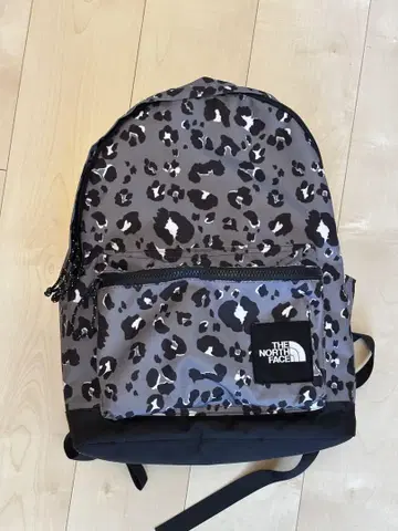 THE NORTH FACE 레오파드 무늬 백팩 NM2DN51K 남녀 공용