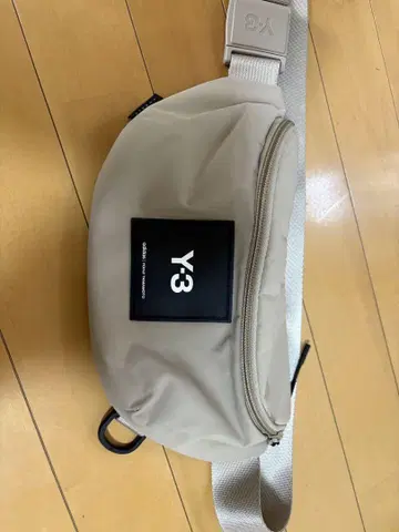 Y-3 바디백 베이지 내부 파우치 포함