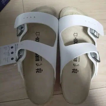 버켄스탁 화이트 애리조나 샌들 36