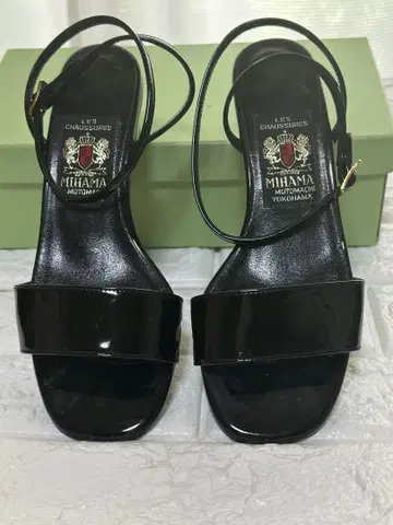 MIHAMA 블랙 스트랩 샌들