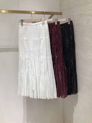 컷 자카드 소재 플리츠 스커트