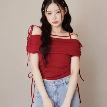 one after another 오프숄더 리본 컷 상의