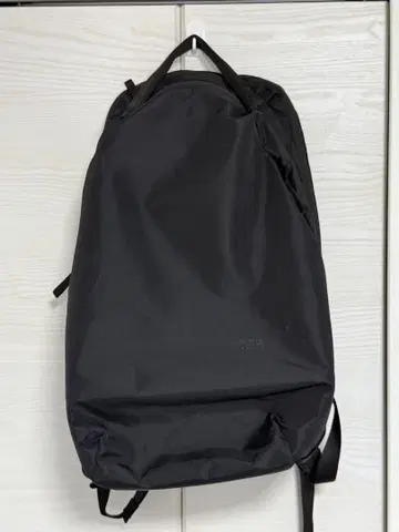 어스 노라이트 6.3 갤런 (24 L) 배낭
