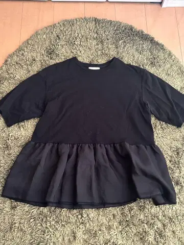 UNITED ARROWS 페플럼 티셔츠 블랙
