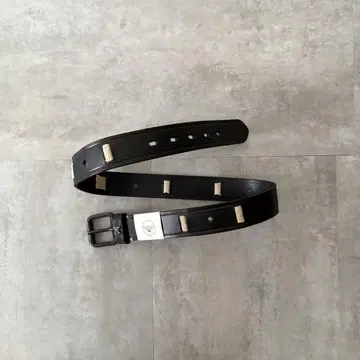 1990년대 에모리오 아르마니 로프 디테일 벨트