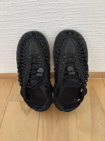 KEEN 샌들