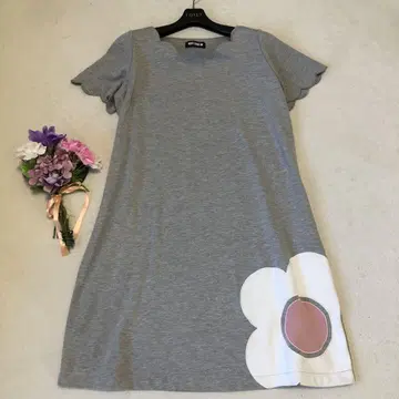 컨디션 최상 마리콴트 프릴 커팅 원피스 그레이 데이지 반팔 38