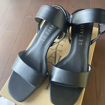 LE TALON 스트랩 샌들