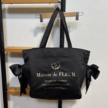 Maison de FLEUR 클리어 포켓 사이드 리본 토트백 이타백