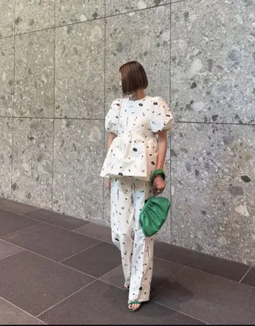정품 새상품 Bibiy B. BLOOMY BLOUSE