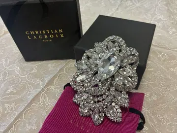 Christian Lacroix 실버 브로치